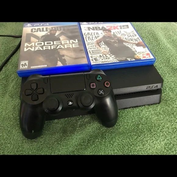 PlayStation 4 Slim - PS4